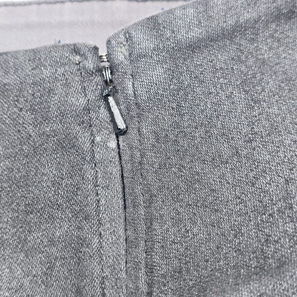 Spanx Gray Pull-On Legging Pants Women's Large Stretch Comfort Casual‎ Shapewear - Picture 10 of 16